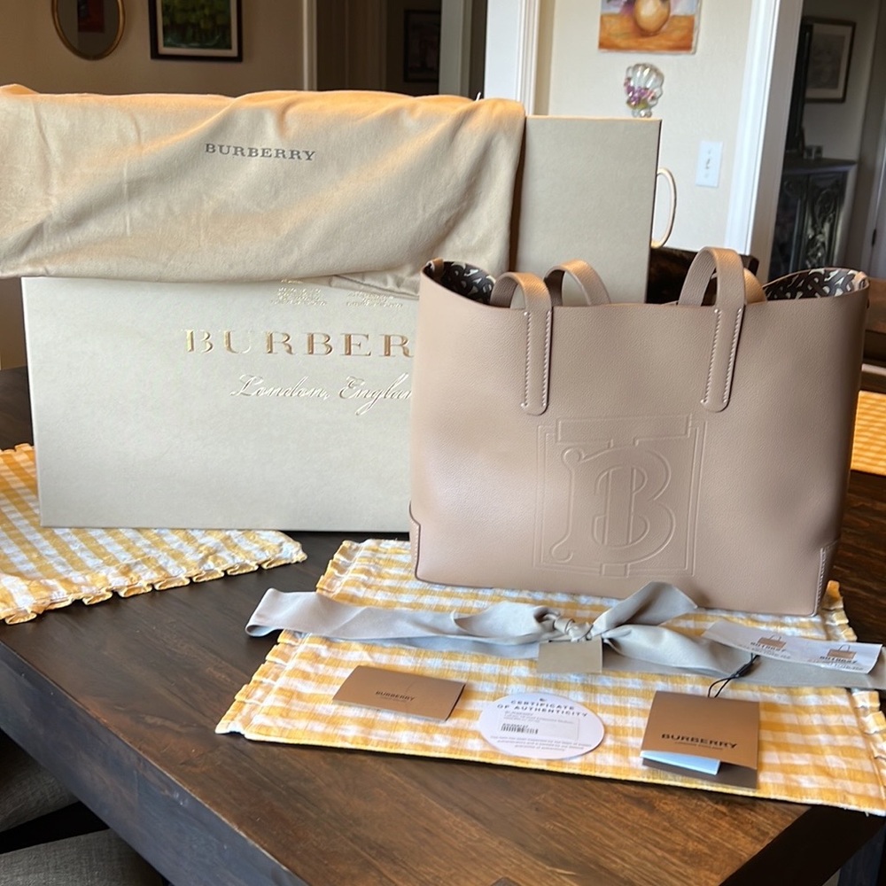 COPY - Burberry Tote